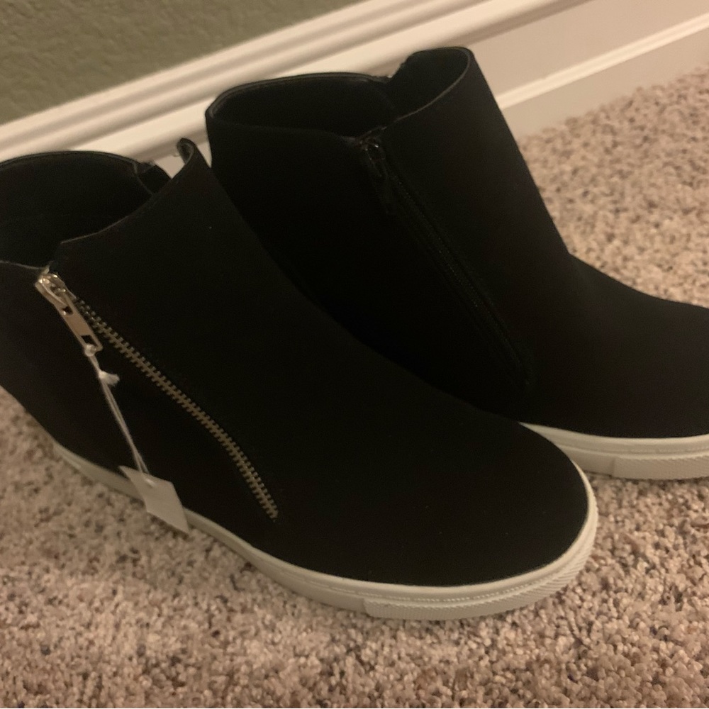 Payless brash wedge sneakers nwt